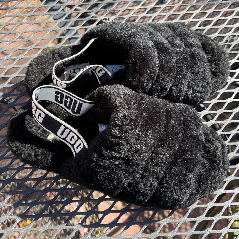 UGG Fluff Yeah Slide Women’s Size 7 Black Fluffy Slides - Picture 17 of 17